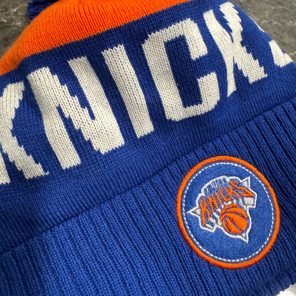 NWOT New Era NBA New York Knicks Bobble Beanie - Picture 2 of 6